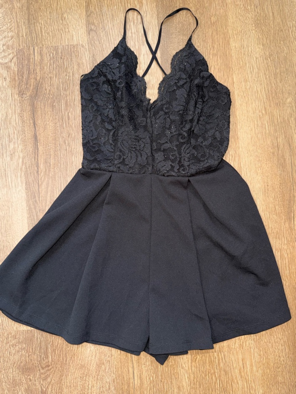 Windsor Black Lace V-Neck Wide-Leg Romper Women's Size S